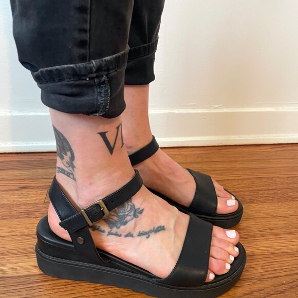 Black Chunky Everyday Leather Sandals - Picture 3 of 7